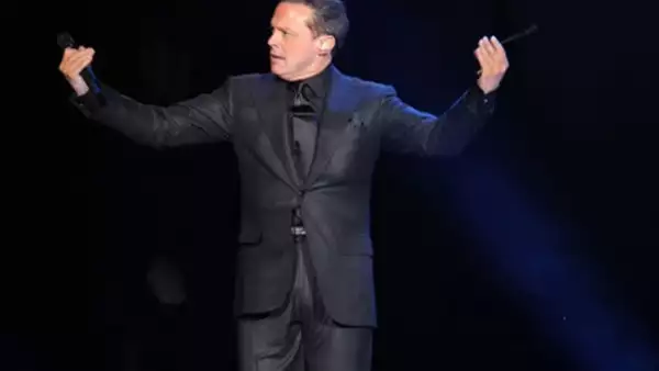 Luis Miguel abrió la serie de conciertos que posteriormente la Arena Ciudad de México ofrecerá al público.