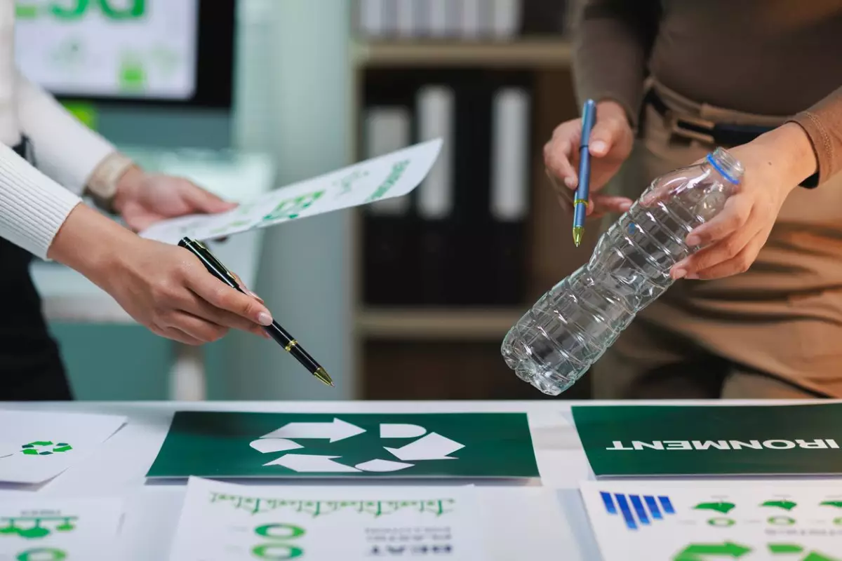 Circularidad de plásticos: la oportunidad económica que dejamos en la calle