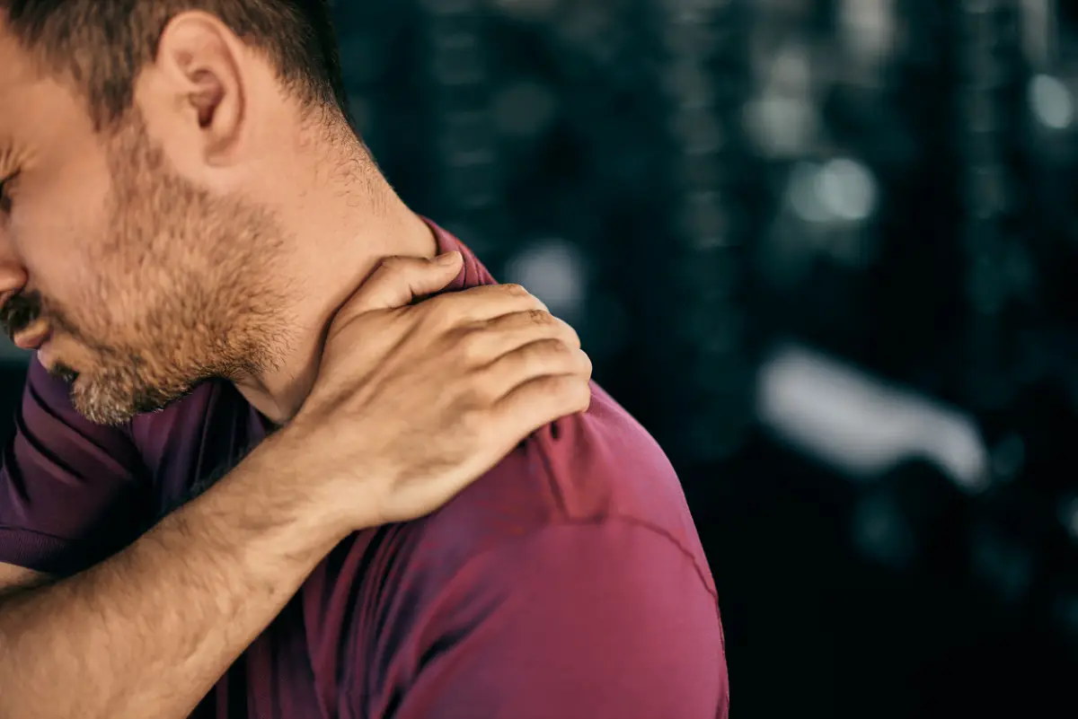 ¿Dolor de hombro? Podrían ser lesiones en el manguito rotador y es más grave de lo que piensas