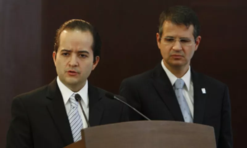José Antonio Torre de la SE aseguró que estados como Coahuila fortalecieron su inversión extranjera, dijo acompañado por Alejandro Poiré del Consejo de Seguridad Nacional.  (Foto: Notimex)