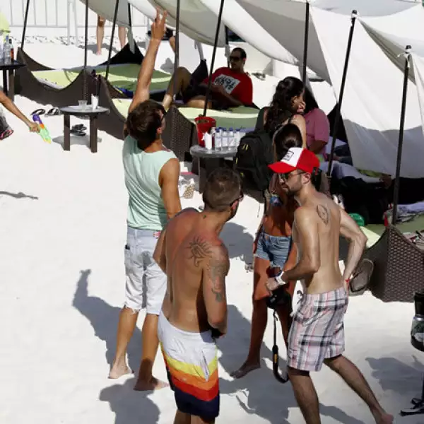 Pool Party Aniversario ME Cancún