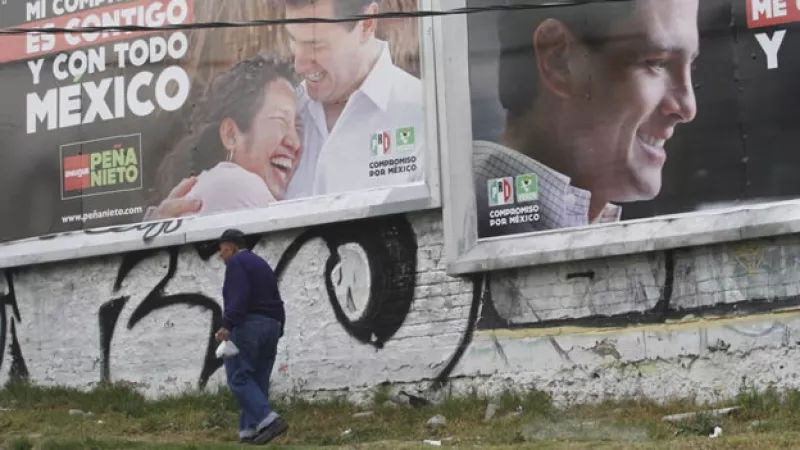 Vallas publicitarias anuncian a Peña Nieto