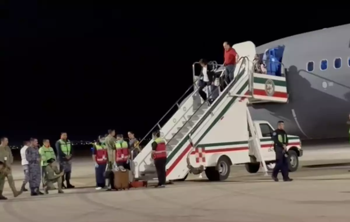 mexicanos en aifa.jpg