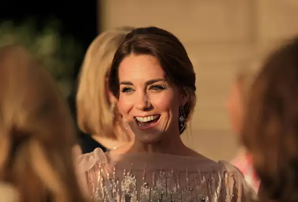 Kate Middleton acaparó las miradas con su belleza y personalidad.