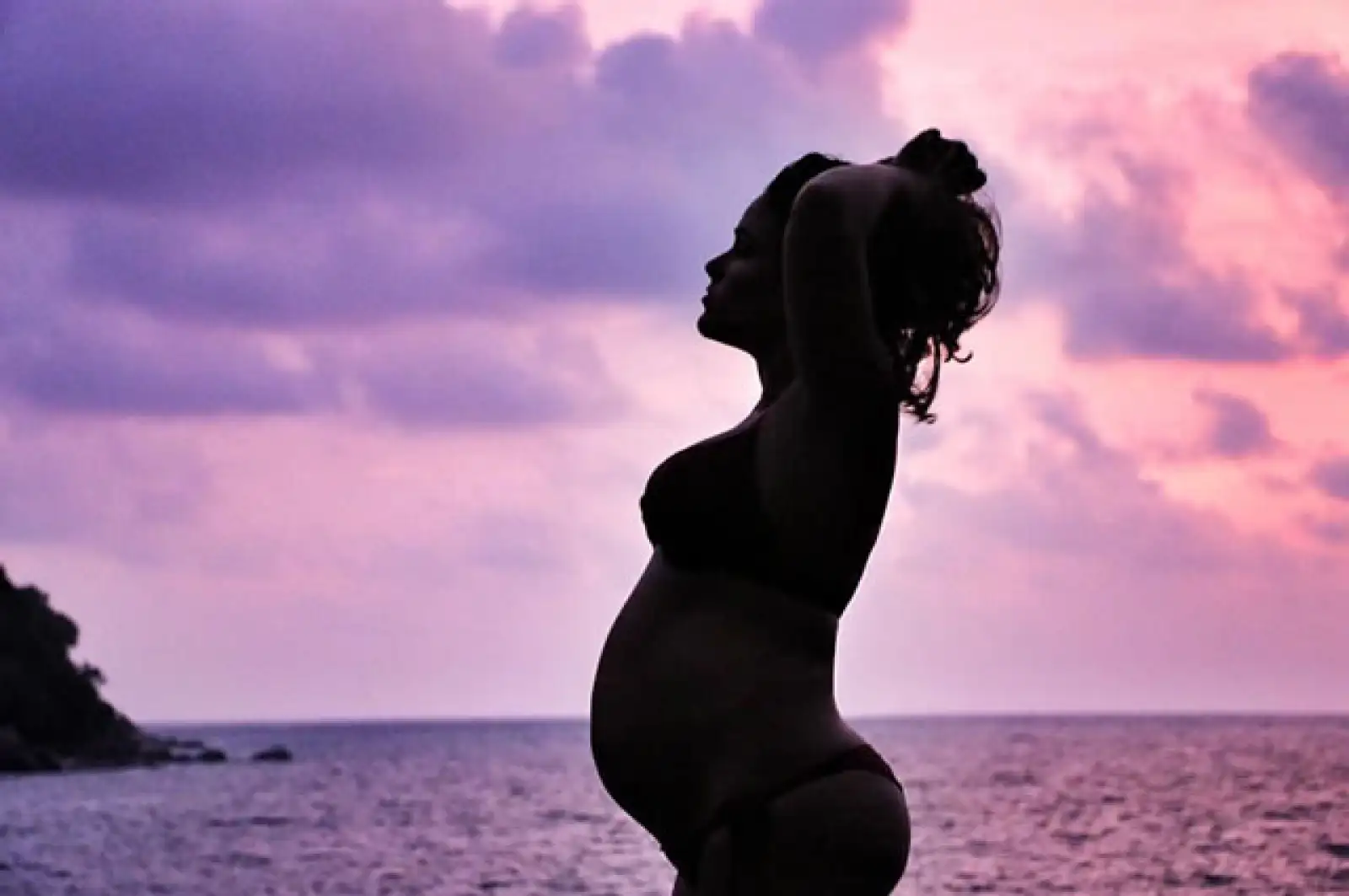 Cuteness overload! Alessandra Rojo de la Vega cada vez está más cerca de convertirse en madre y nos presume su linda pancita.