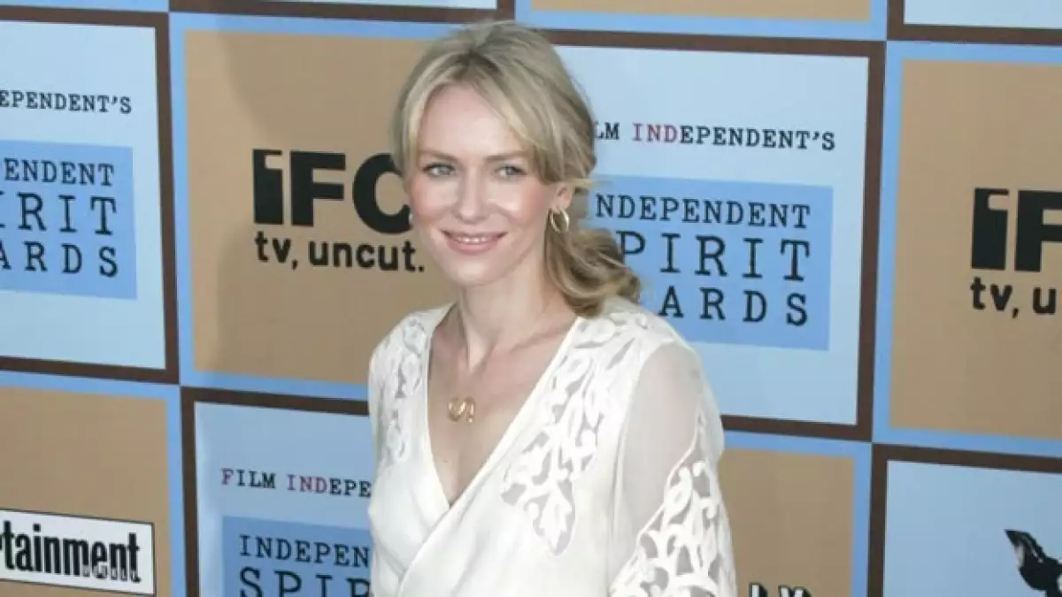 Naomi Watts asiste a conferencia