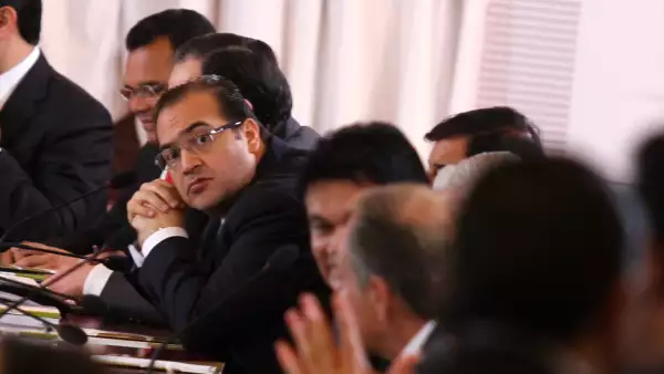 Gobernador polémico