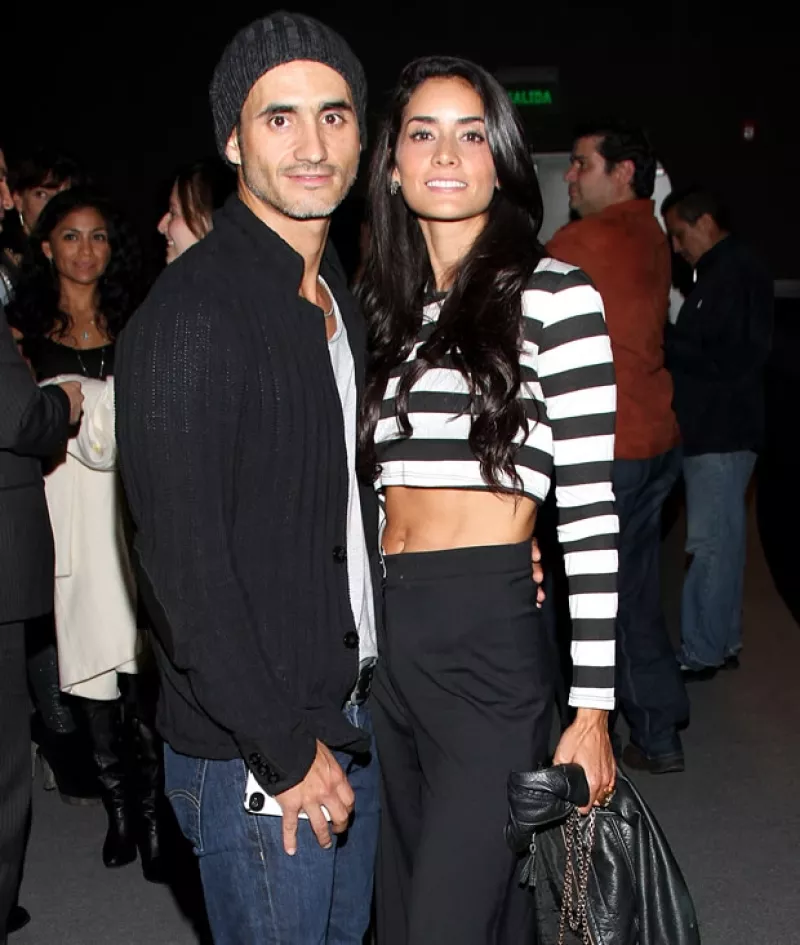 La actriz de TV Azteca aseguró que planea realizar algún tipo de evento íntimo para decirle a su familia que su relación de pareja se ha tornado en otro camino.