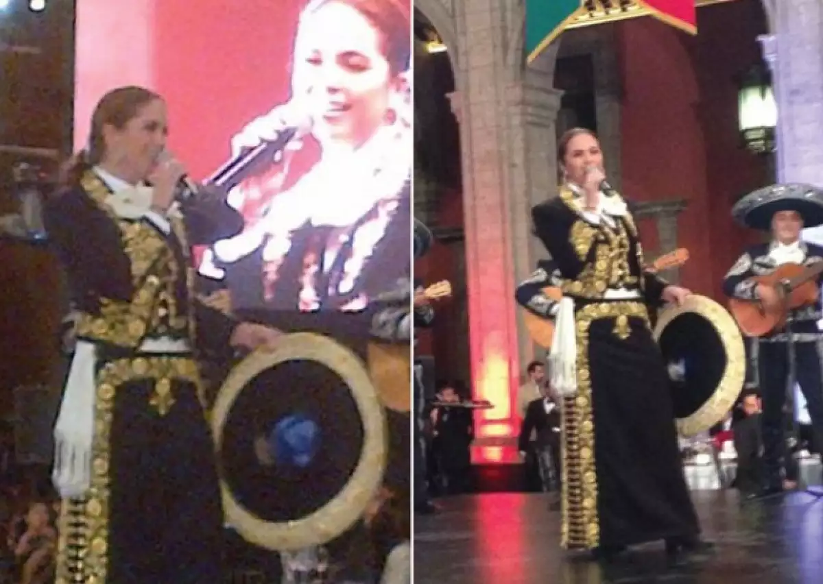 La cantante fue invitada a la cena de honor que el presidente Enrique Peña Nieto ofreció a su homólogo Xi Jinping en el patio central del recinto. La presentaron como "La reina de la música mexicana".