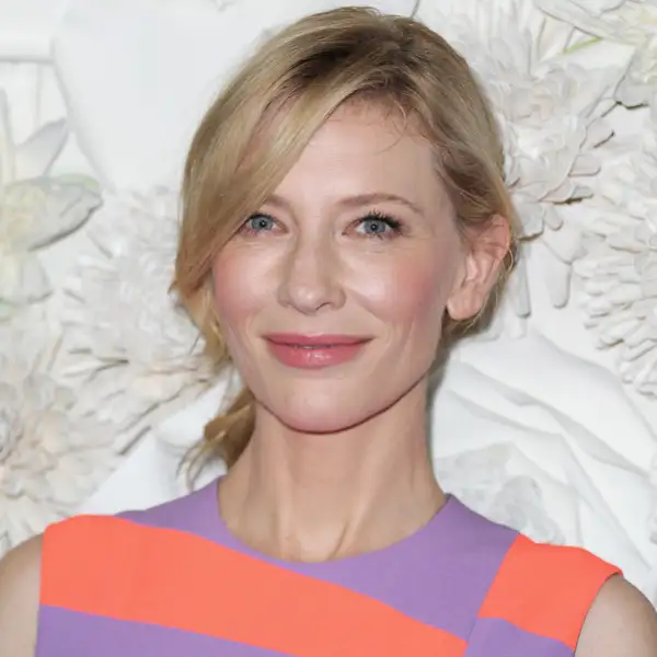 Es increíble pensar que Cate Blanchett tiene 4 hijos y se sigue viendo así de espectacular.