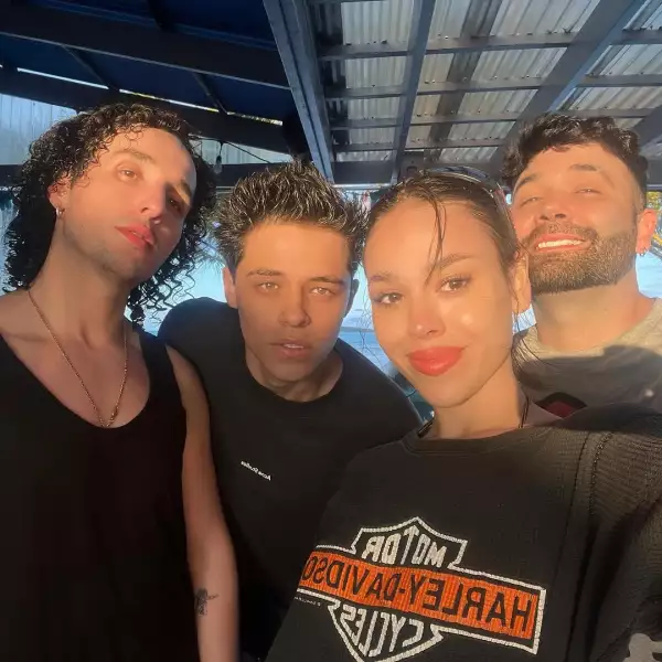 Danna Paola, Alex Hoyer y Los Rulés