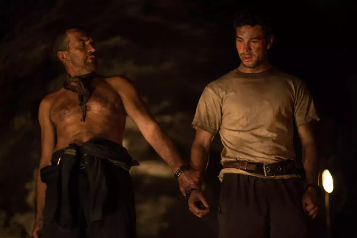 Los actores españoles en una escena de Los 33, que estrena el viernes 28 de agosto.