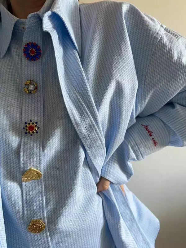 camisa con botones cool.jpg