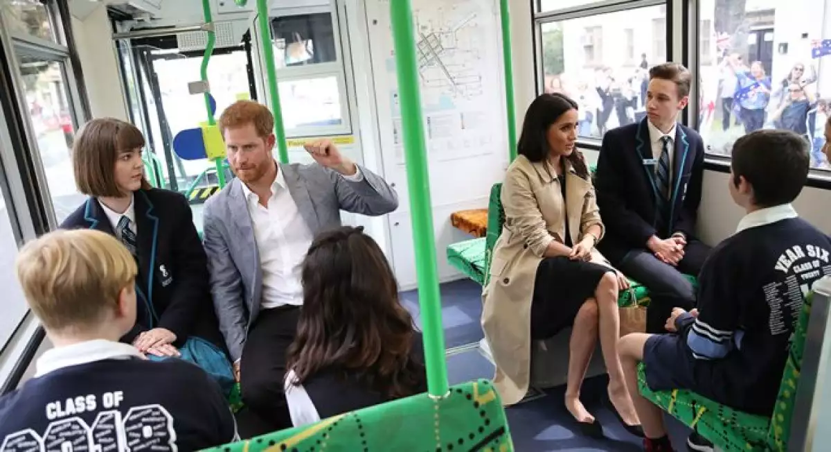 meghan-harry-transporte-publico-australia-696x378