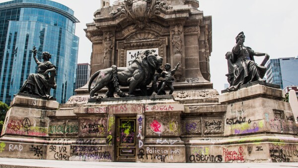 Protesta de mujeres contra la violencia en su contra