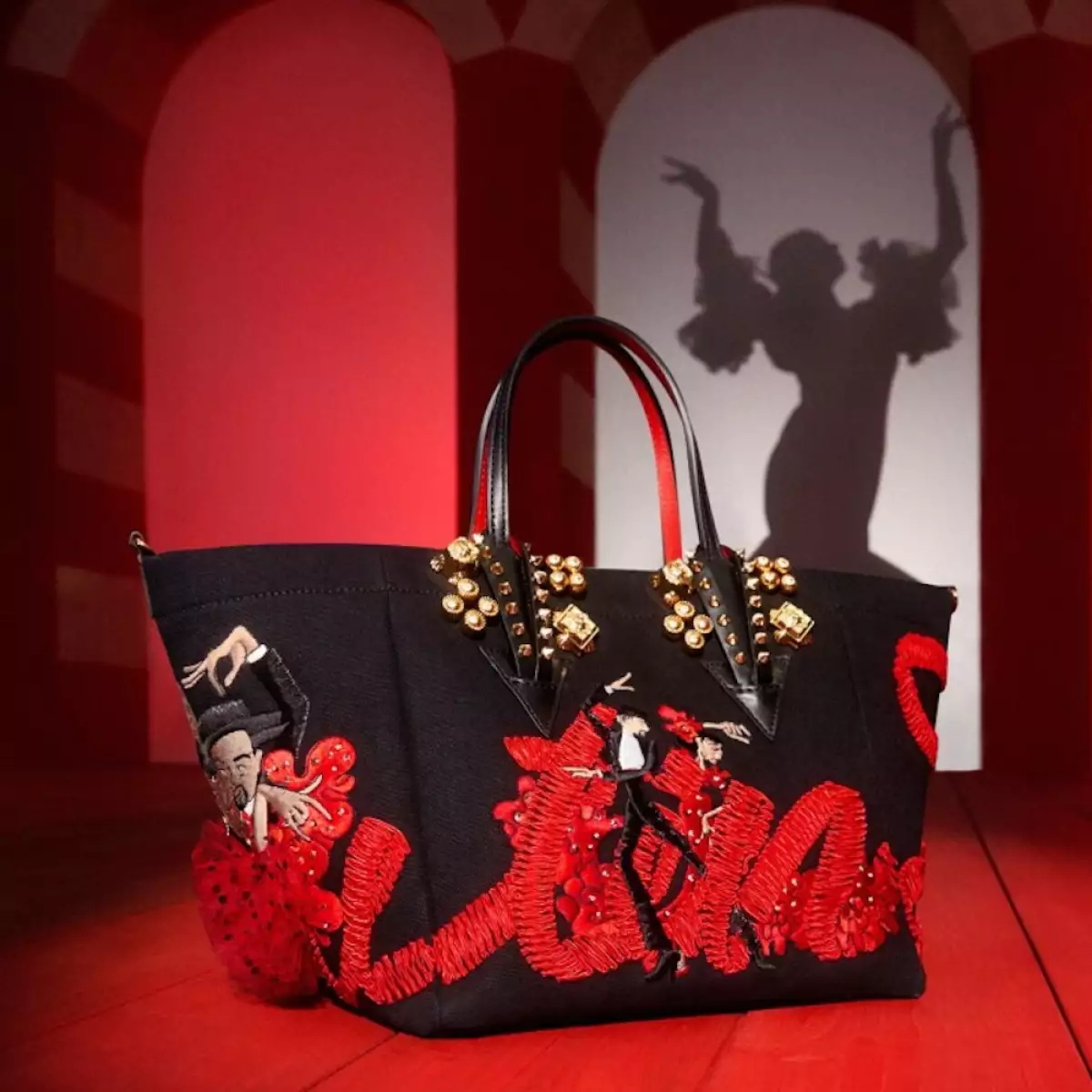 Bolsa de Christian Louboutin. 