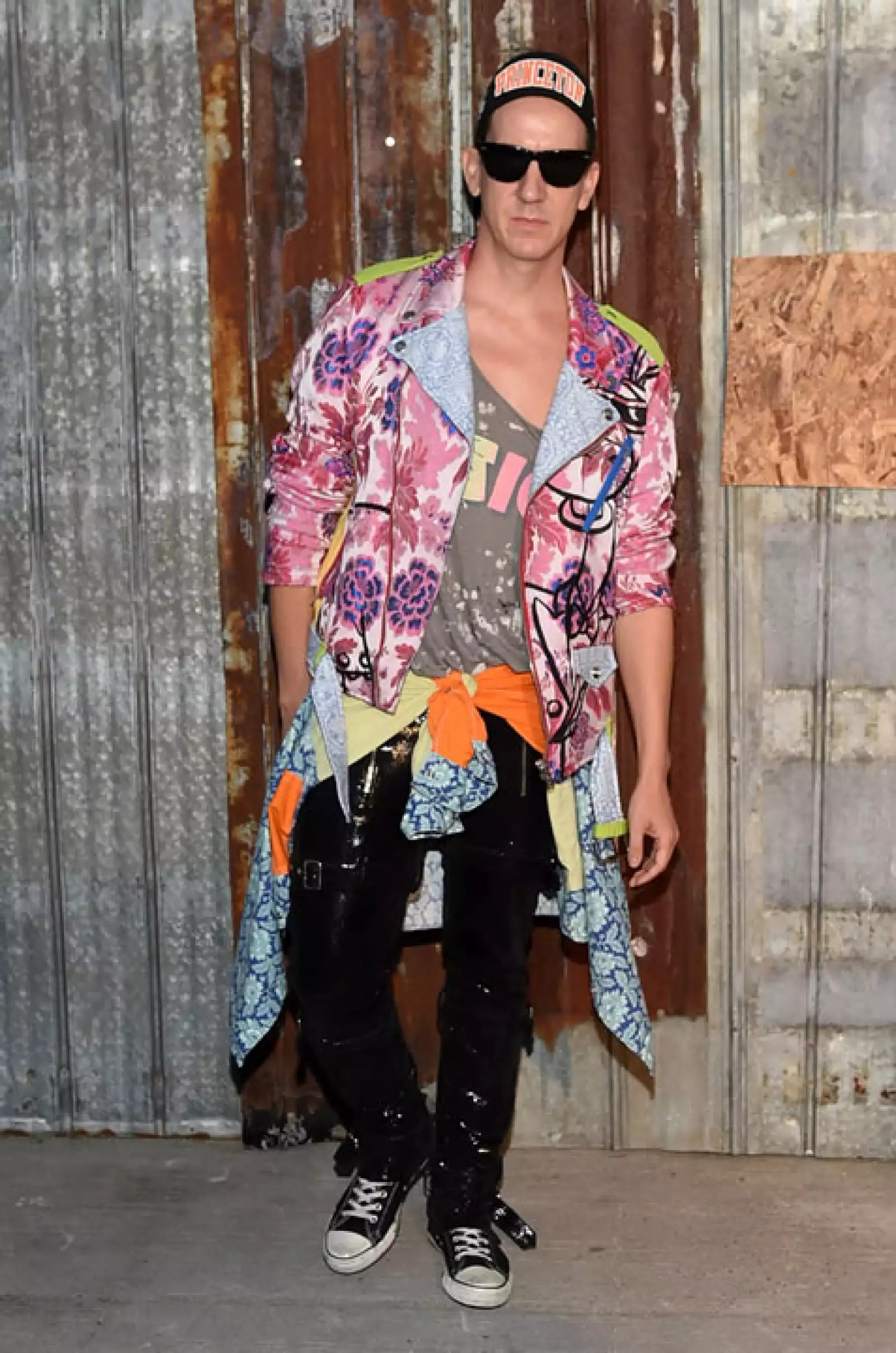 Jeremy Scott, otro de los diseñadores presentes en el desfile de Givenchy spring summer 2016.