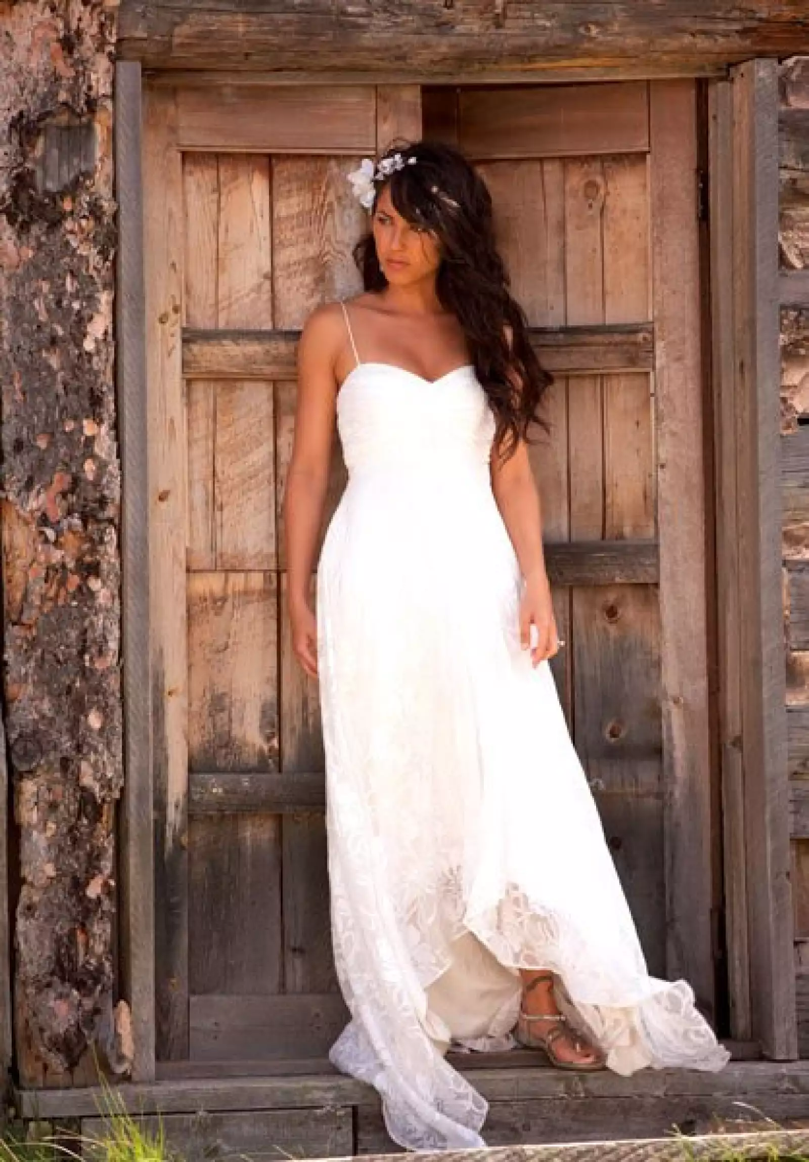 En el 2004 firma contrato con la cadena Televisa y protagoniza Rubí, al lado de Eduardo Santamarina, Jacqueline Bracamontes y Sebastián Rulli.