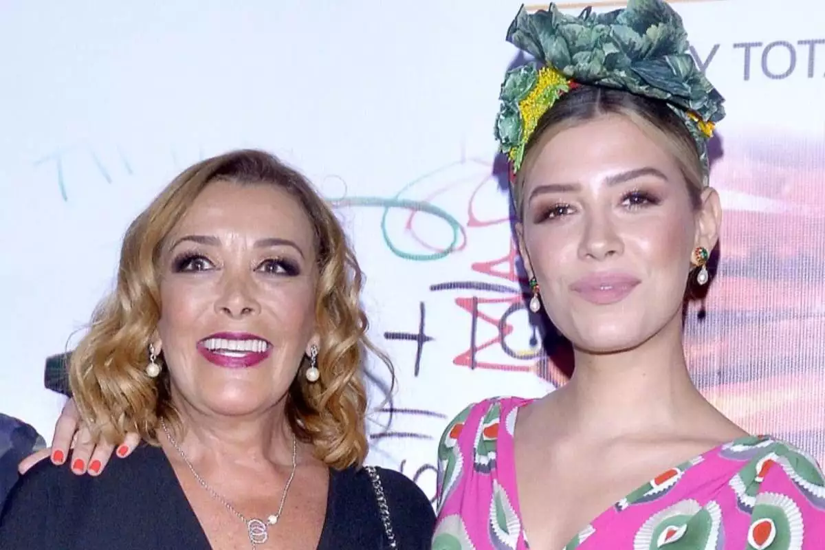 sylvia-pasquel-michelle-salas.jpg