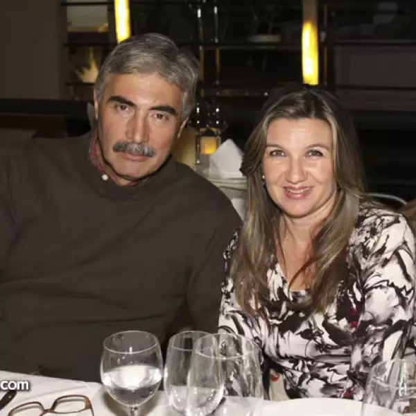 Jon Miller y Claudia Serrano