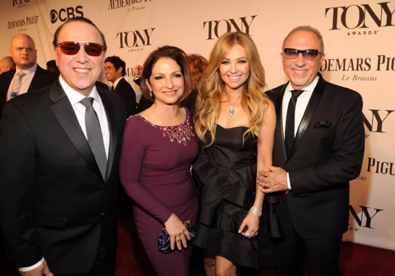 El productor cubano reunirá a famosos cantantes en un tema musical que busca reivindicar el orgullo latino, tras las polémicas declaraciones del empresario estadounidense.