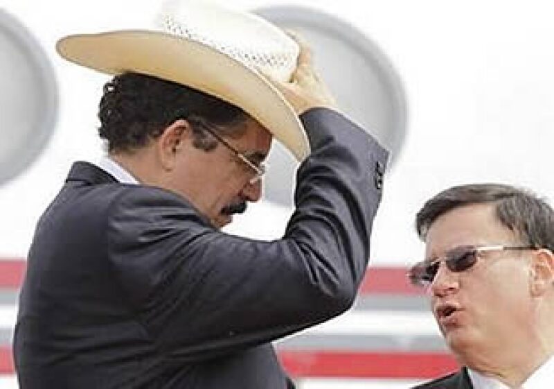 Los registros de las compras de Zelaya no revelan si ha comprado sus famosos sombreros. (Foto: Reuters)
