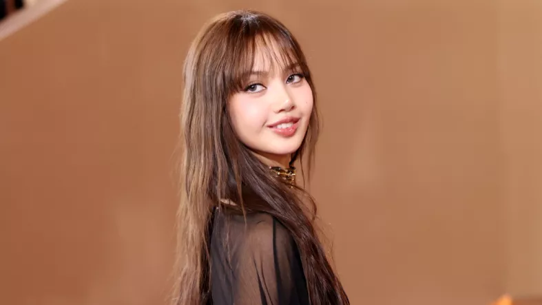 Lisa-BLACKPINK