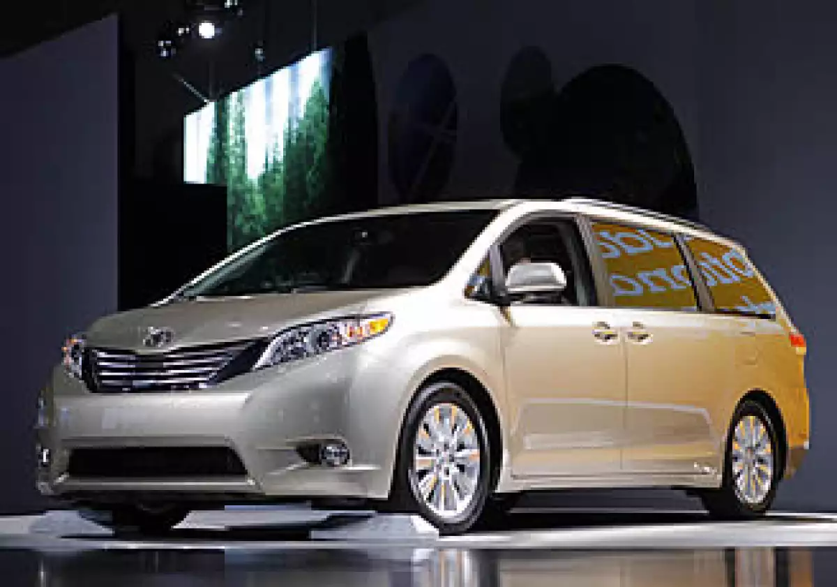 La minivan Sienna de Toyota presenta un defecto que podría mantener los frenos activados y crear desgaste prematuro. (Foto: AP)