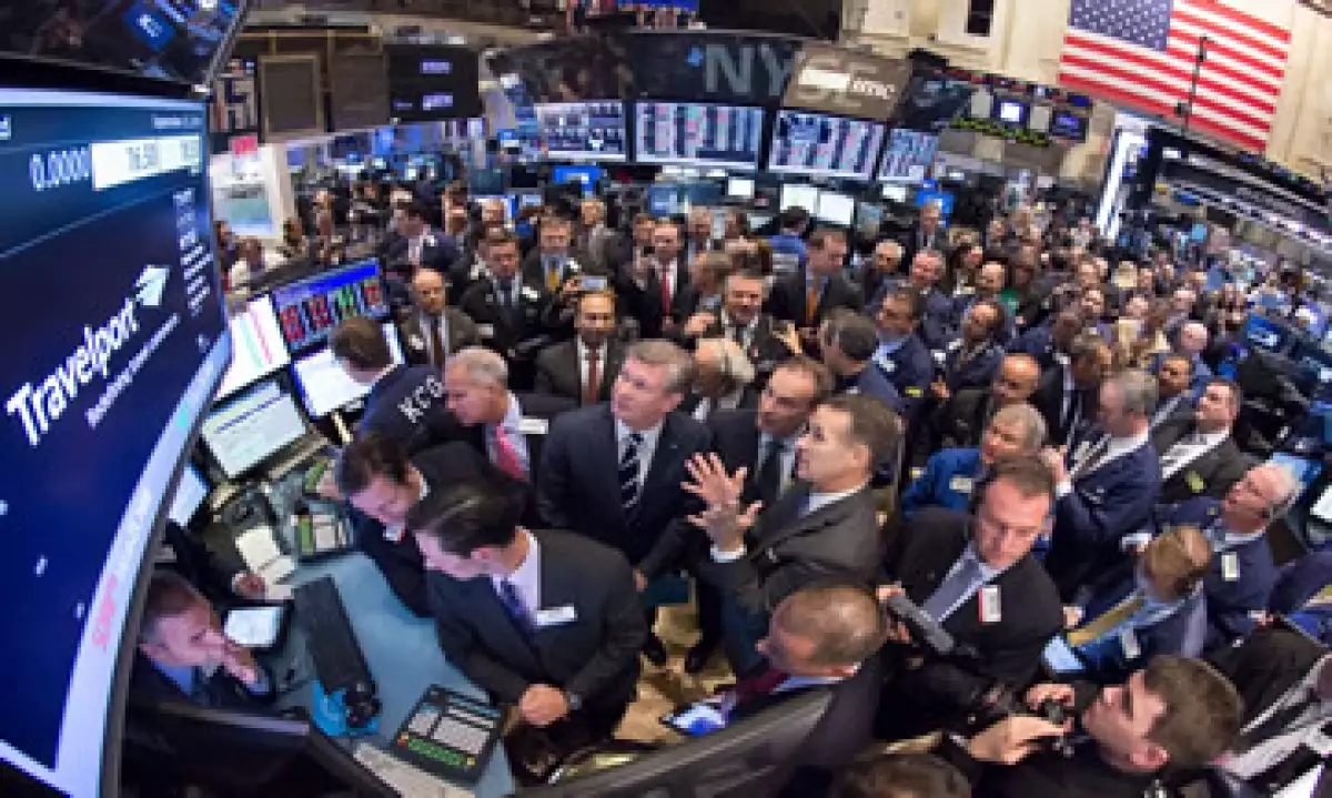 El Dow Jones cae 0.99% al inicio de la jornada. (Foto: Reuters)