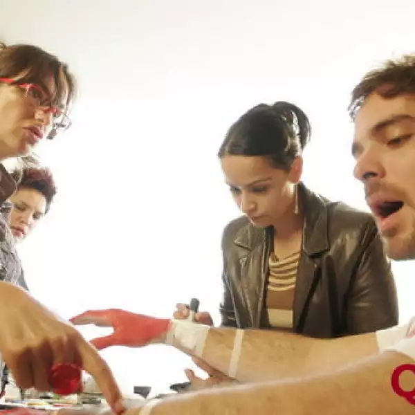 Manolo Cardona Backstage