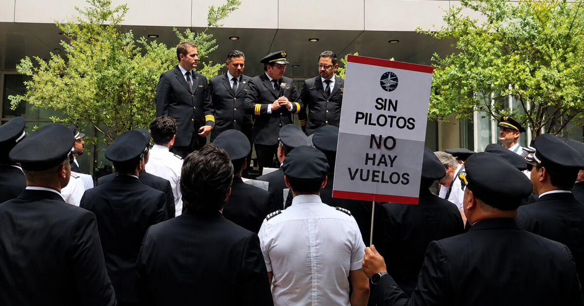 PILOTOS DE AEROMEXICO AMAGAN CON PARO TOTAL