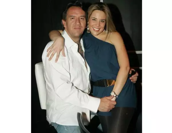 Arturo Montiel hijo está casado desde 2006 con Lorena, con quien tiene dos hijos y radican en Miami.