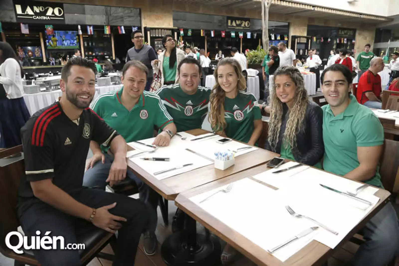 Collin Laufenberg,Dustin Defrantes,Mauricio García,Liliana Meza,Sabrina López,Bernardo González