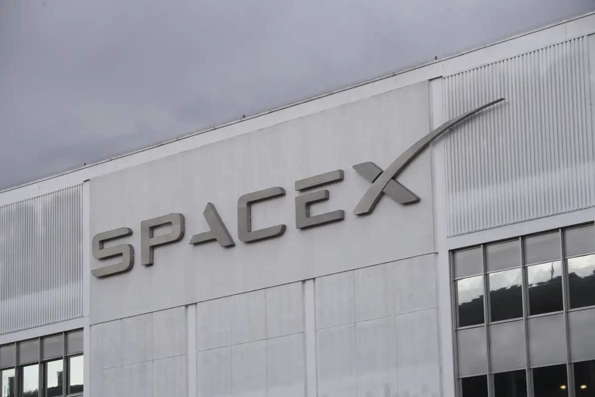 ¿Cómo comprar acciones de SpaceX en México? Así se puede invertir en la millonaria empresa de Elon Musk