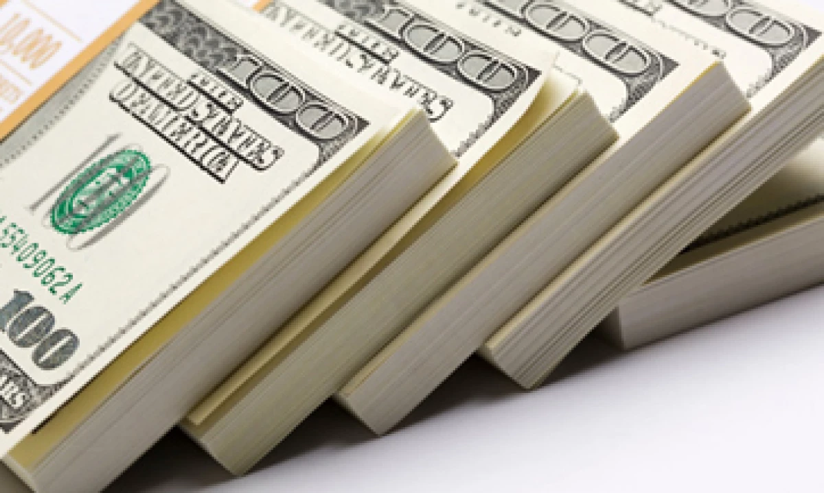 El aumento de las tasas de interés podría darle al dólar una ventaja sobre otras divisas. (Foto: Getty Images)