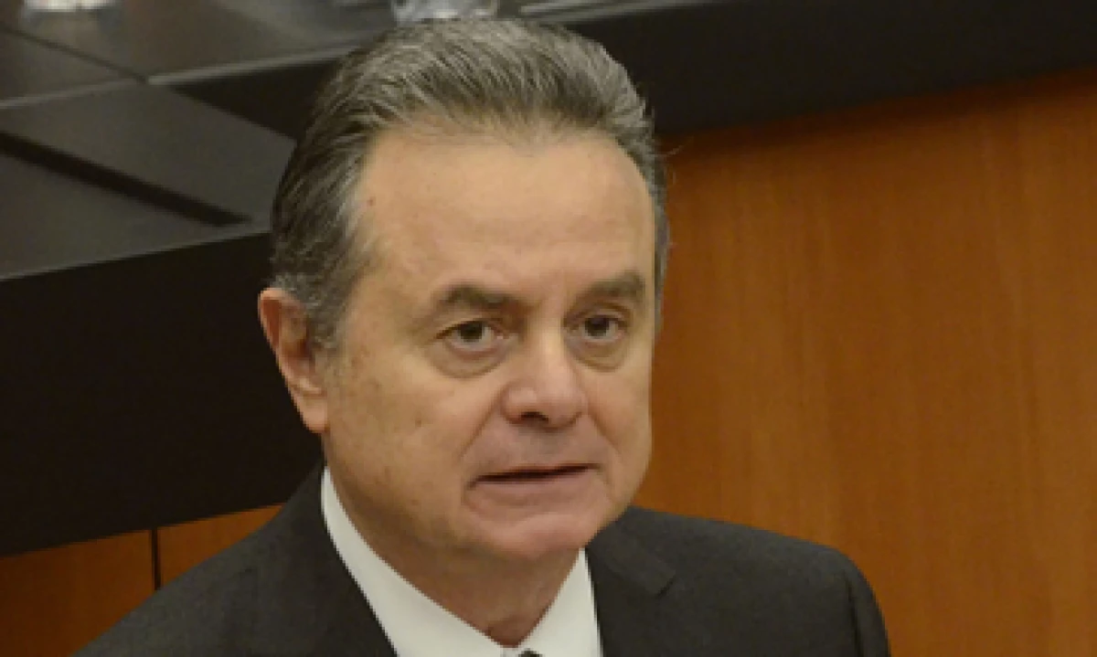 El secretario de Energía, Pedro Joaquín Coldwell, y el director de la CFE, Francisco Rojas, comparecieron ante el Senado de la República. (Foto: Notimex)