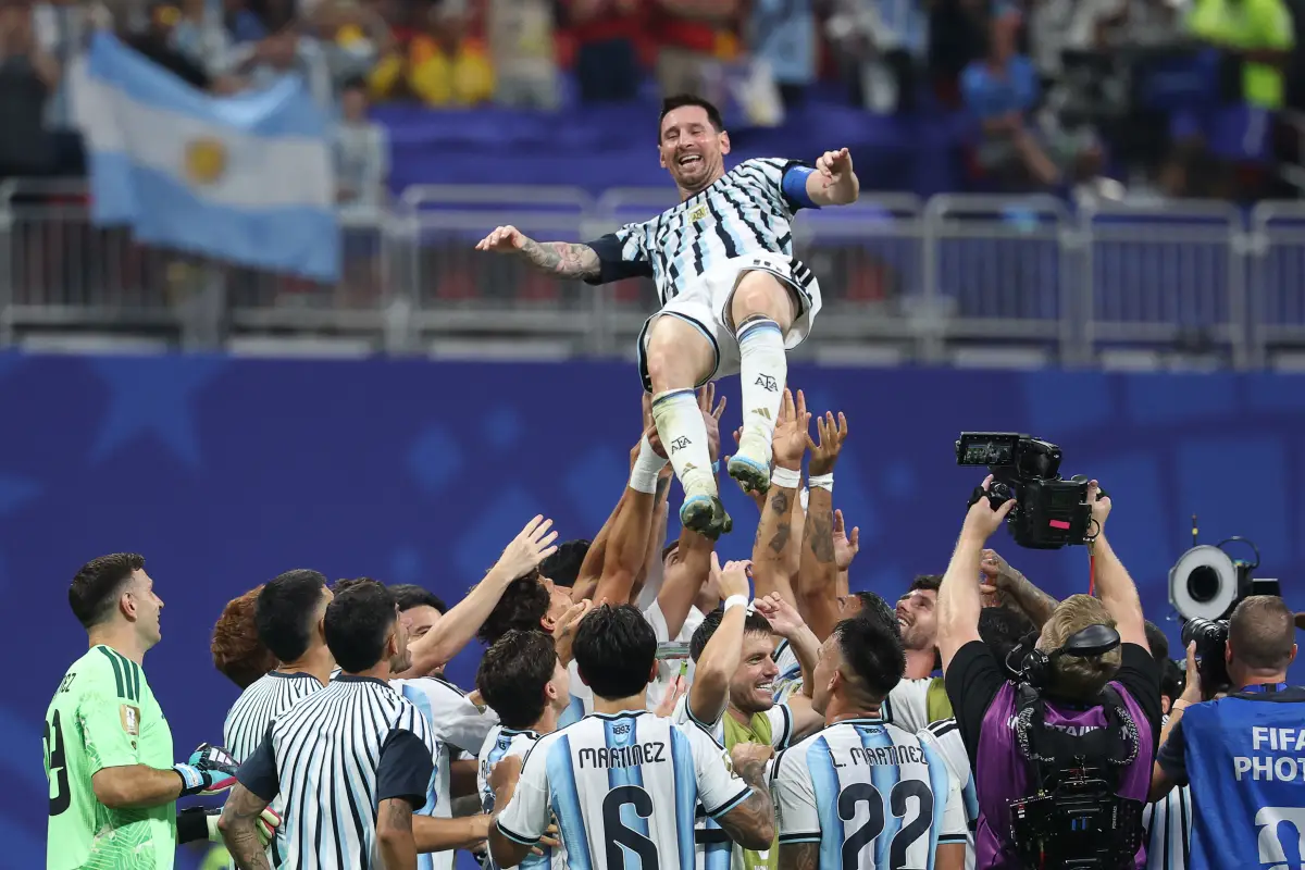 Con goleada inesperada, Argentina avanza a cuartos de final tras vencer 3-2 a Egipto
