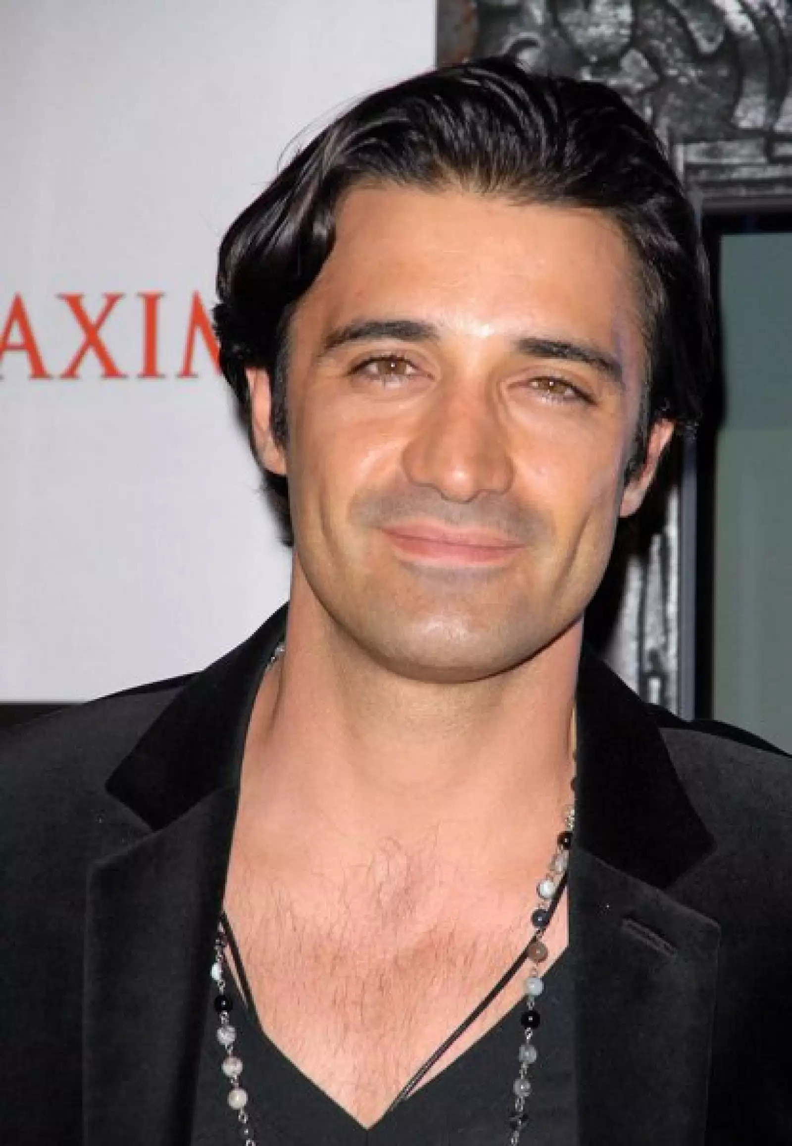 A Giles Marini, de 33 años, le gusta salir a divertirse con sus amigos porque a su esposa no le gusta estar fuera a altas horas de la noche.