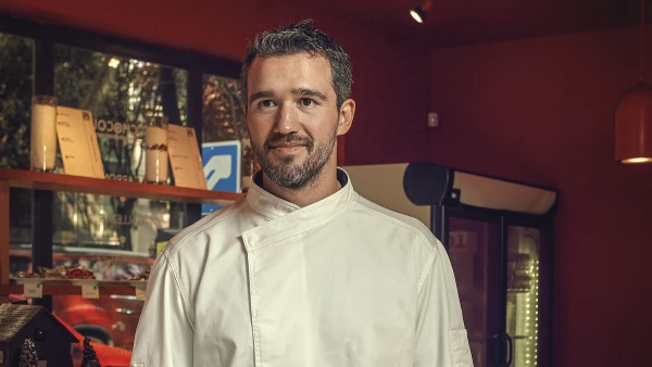 El chef Luis Robledo, en su chocolatería Tout Chocolat, asegura que el bajo consumo de chocolate en México permite vislumbrar un futuro exitoso, porque hace falta competencia.