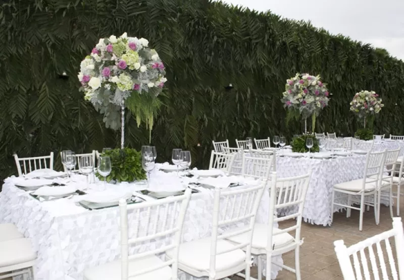 Tessy  Lepe y Juan Pablo Partida forman una agencia de wedding planners con la idea de juntar talentos especializados para crear experiencias únicas e inolvidables