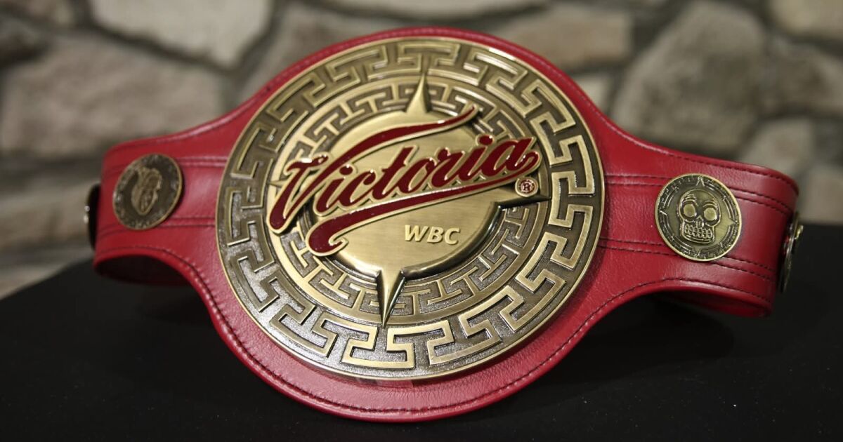 Victoria sube al ring y reta a Tecate con la campaña 