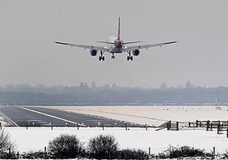 El transporte aéreo creció sólo 5.4 por ciento en noviembre (Foto: AP)