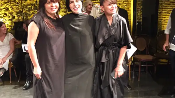 Como parte de Marcha en Fila, proyecto entre el dúo de diseñadoras y el Hotel Demetria, se presentó el desfile de la temporada otoño-invierno 2016.