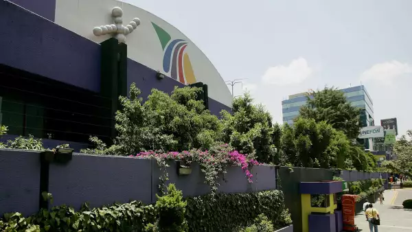 TV Azteca enfrenta alegatos con varios acreedores.