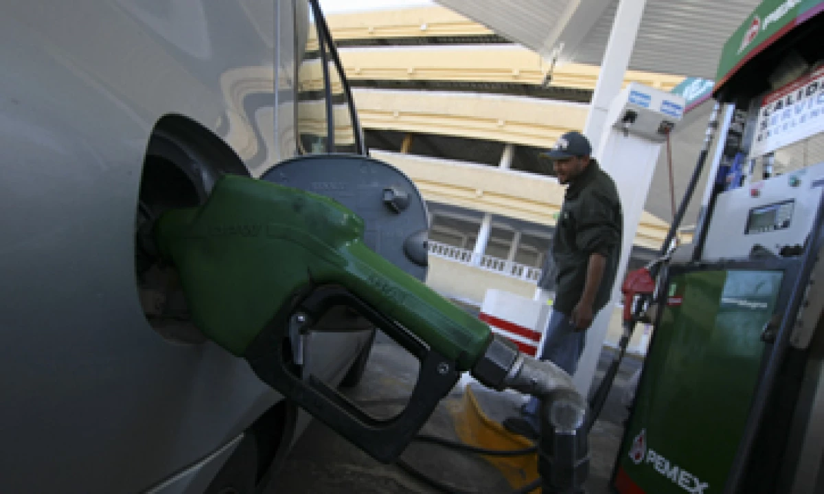 Debido a la exclusividad, las gasolineras deben pagar un sobreprecio de 1,000 mdp al año. (Foto: Cuartoscuro)