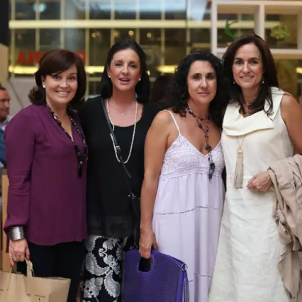 Bertha Madrigal, Marcela Burgos, Valeria Natanovich y Mónica Barragán