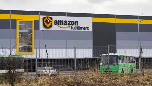 Online retailer company Amazon fulfillment logistics building