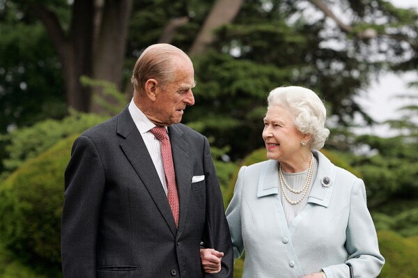 Duque de Edimburgo y la reina Isabel II