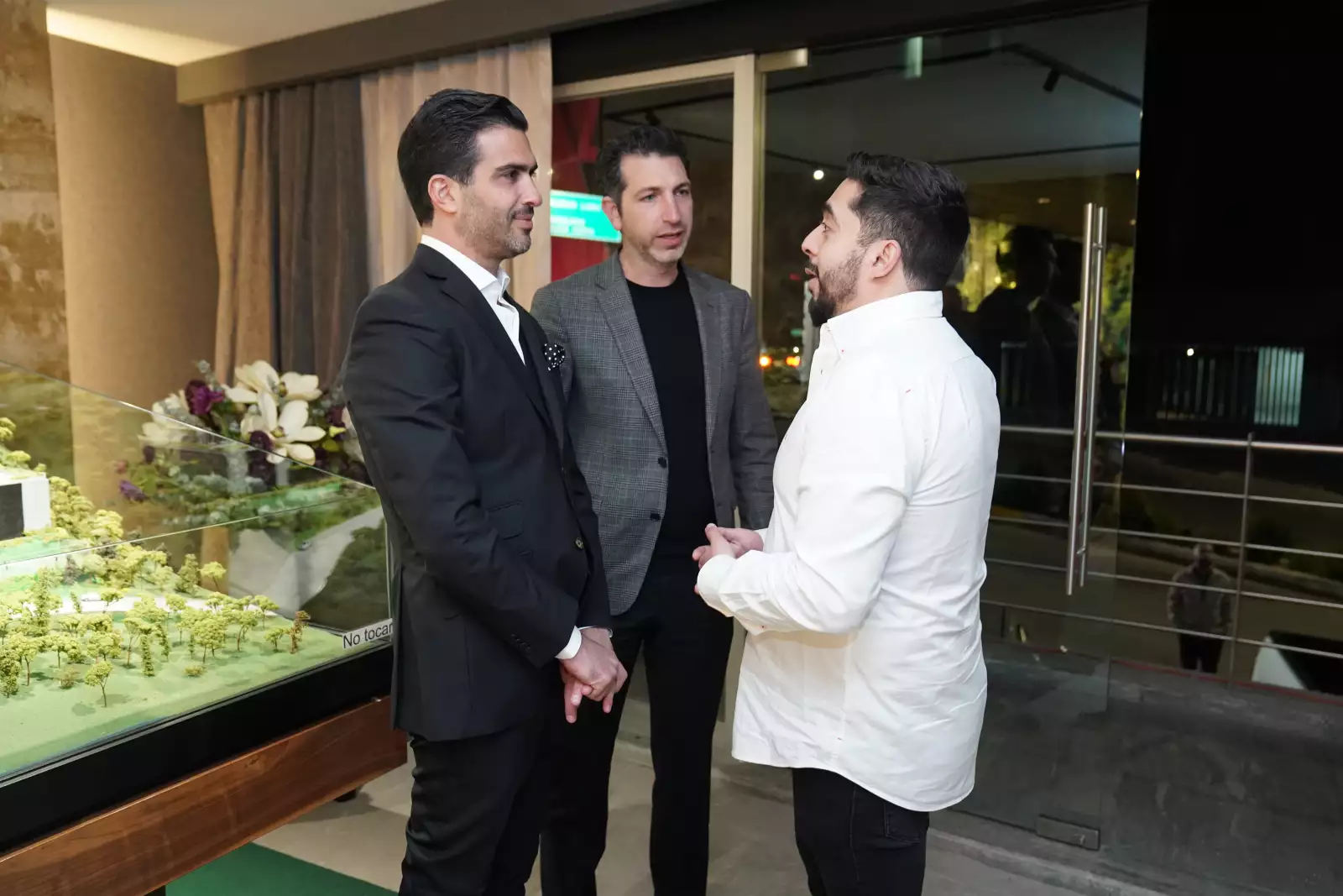 Shamosh Cohen, Ari Hanono y Gabriel García
