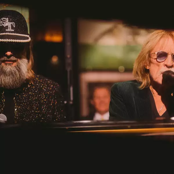 26_Sebastien_TELLIER_Christophe_CHANEL_Metiers_d_art_Show_2019_20_1_26.jpg